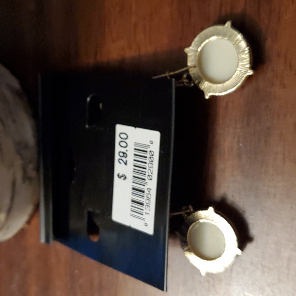 Nwt drop earrings - Picture 3 of 5